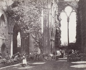 Wnętrze: Opactwo Tintern autorstwa Roger Fenton
