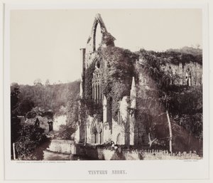 Opactwo Tintern, ok. 1857 (druk albumowy) autorstwa Roger Fenton