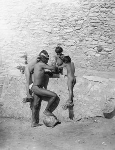 Święto, ok. 1913 (zdjęcie czarno-białe) autorstwa Roland W. Reed