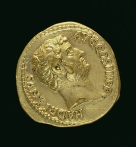 Aureus (awers) Hadriana (AD 117-AD 138) z odkrytą głową. (złoty) Napis: HADRIANVS AVGUSTVS (odwrotność patrz 119153)