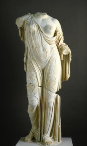 Kopia Tułowia Afrodyty typu Venus Genetrix (marmur) autorstwa Roman