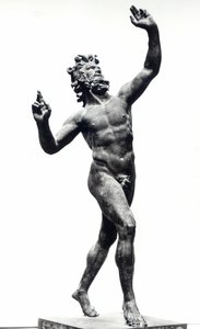 Tańczący Faun, z Domu Fauna, Pompeje (brąz) (zdjęcie czarno-białe) autorstwa Roman