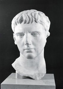 Głowa Cezara Augusta (63 p.n.e.-14 n.e.) autorstwa Roman
