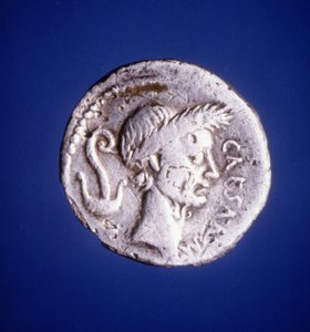 Juliusz Cezar - moneta rzymska autorstwa Roman