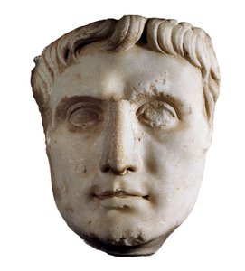 Maska cesarza Augusta (Caius Julius Caesar Octavianus Augustus), 63 pne - 14 AD (rzeźba z marmuru) autorstwa Roman