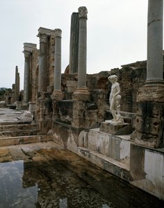 Łaźnia publiczna zbudowana za cesarza Hadriana, II wiek autorstwa Roman