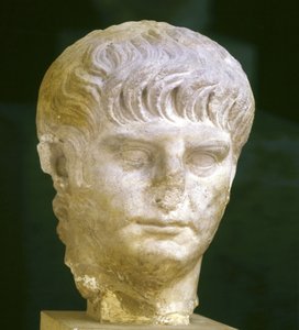 Reprezentacja cesarza Nerona młodego (37 - 68). Rzym, Museo Nazionale Romano. autorstwa Roman