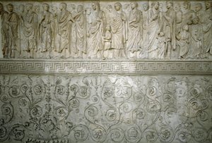 Sztuka rzymska: „” Cesarski orszak cesarza Augusta””” Niska północna płaskorzeźba z marmuru Ara Pacis Augustae zbudowana przez rzymskiego cesarza Augustae między 13 a 9 rokiem pne na Polu Marsowym (Campo de Marte) w Rzymie dla upamiętnienia pokoju po wojna autorstwa Roman