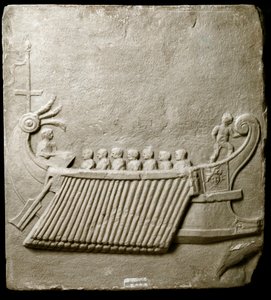 Sztuka rzymska: Trirema rzymska - Fragment marmurowego fryzu z Pozzuoli (Pozzuoli) autorstwa Roman