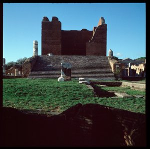 Sztuka rzymska: widok ruin stolicy, stanowisko archeologiczne Ostia autorstwa Roman