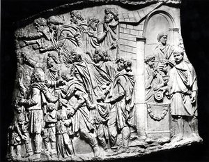 Scena ofiarna, odlew z Kolumny Trajana, 113 AD (tynk) (zdjęcie czarno-białe) autorstwa Roman