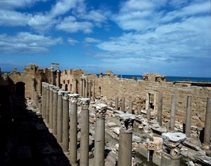 Widok na bazylikę, zbudowaną jako sąd, III wiek autorstwa Roman