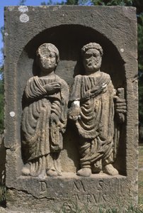 Stela z dwiema postaciami ludzkimi, okres cesarski (27 pne-395 ne) autorstwa Roman Imperial Period