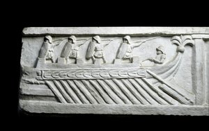 Okręt wojenny (niska płaskorzeźba) autorstwa Roman Roman