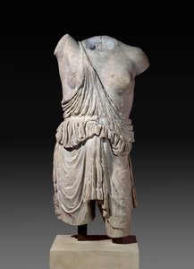 Amazonka, rzymska kopia greckiego brązu z ok. 430 pne (marmur) autorstwa Roman Roman