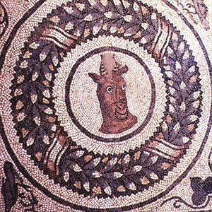 Głowa antylopy, mozaika rzymska, początek IV wieku (mozaika) autorstwa Roman Roman