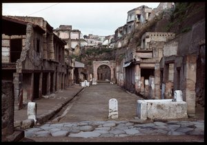 Decumanus maximus i forum, V wpne-I wne autorstwa Roman Roman