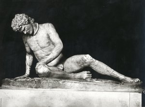 Umierający Gal, kopia greckiego oryginału z ok. 230-220 pne autorstwa Epigonos (marmur) (zdjęcie czarno-białe) autorstwa Roman Roman