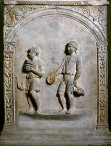 Sztuka rzymska: ołtarz grobowy przedstawia dwóch służących niosących przedmioty do złożenia ofiary. Płaskorzeźba. Rzym, Museo Nazionale Romano autorstwa Roman Roman