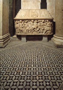 Rzymski sarkofag z płaskorzeźbami przedstawiającymi scenę polowania na dzika, wieko zdobi herb Medyceuszy autorstwa Roman Roman