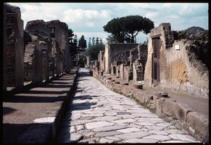 Ulica schodząca w kierunku kąpieliska, V wpne-I wne autorstwa Roman Roman
