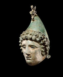 Hełm Crosby Garrett, koniec I-II wne (brąz) (patrz także 871728-34, 482018, 396169 i 413094) autorstwa Roman Roman