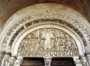 Sąd ostateczny, rzeźbiony tympanon katedry św. Łazarza Autuna, sztuka romańska XIII wieku. Autun, Saone i Loire, Burgundia, Francja.