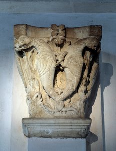 Potwory, Stolica chóru (rzeźba autorstwa Romanesque