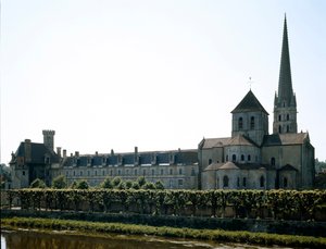 Sztuka romańska: widok bazyliki Saint Savin-sur-Gartempe (Saint Savin-sur-Gartempe), założonej w XI wieku. Saint Savin, Wiedeń autorstwa Romanesque