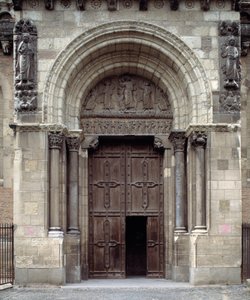 Portal południowy Bazyliki autorstwa Romanesque