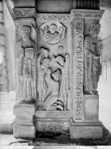 Ukamienowanie św. Szczepana z filaru w krużganku (kamień) (zdjęcie czarno-białe) autorstwa Romanesque