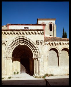 Widok na kościół autorstwa Romanesque
