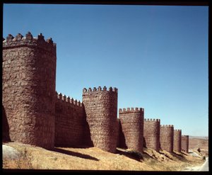 Widok na mury Avila, Hiszpania (Widok na mury Avila, Hiszpania) autorstwa Romanesque