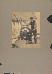 [Mężczyzna przy kole sterowym] autorstwa Rudolf Eickemeyer, Jr.
