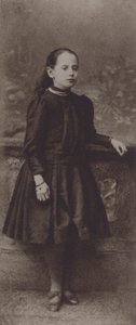 W wieku 9 lat (zdjęcie czarno-białe) autorstwa Russian Photographer (after)