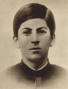 Józef Stalin w momencie ukończenia szkoły duchownej w Gori, Gruzja, 1894 r. autorstwa Russian Photographer