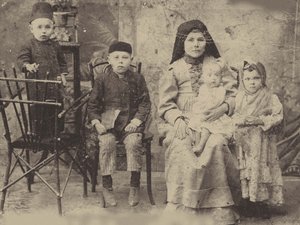 Kazańska Rodzina Tatarska, ok. 1900 (zdjęcie czarno-białe) autorstwa Russian Photographer