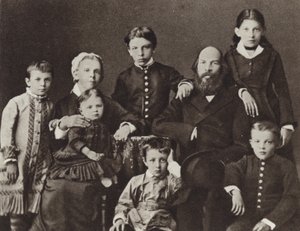 Lenin wśród rodziny, Simbirsk, 1879 autorstwa Russian Photographer