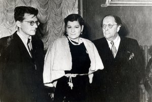 Kompozytor Dmitrij Dmitrijewicz Szostakowicz, piosenkarka Maria Maksakowa i pisarz Aleksiej Nikołajewicz Tołstoj autorstwa Russian Photographer