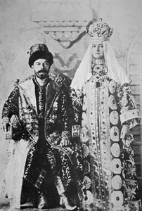 Car Mikołaj II i Caryca Aleksandra w pełnych insygniach koronacyjnych, maj 1896 (zdjęcie czarno-białe) autorstwa Russian Photographer