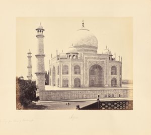 Agra; Taj, z narożnika czworokąta autorstwa Samuel Bourne