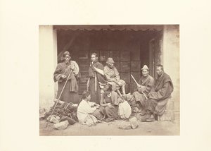 Darjeeling; Grupa Bhooteas i Nepaulese autorstwa Samuel Bourne