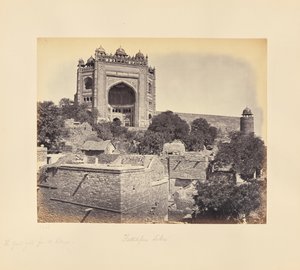 Fatehpur Sikri; wielka brama, widziana ze wsi autorstwa Samuel Bourne