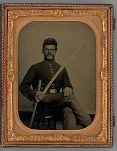 Portret bez tytułu siedzącego żołnierza z szablą, 1862. autorstwa Samuel J. Miller