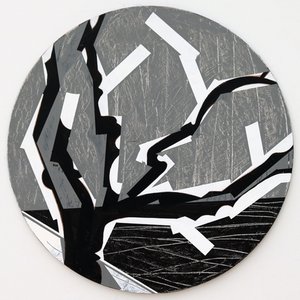Twixt Heaven & Earth VIII-B (akryl na okrągłej tablicy) autorstwa Sara Hayward