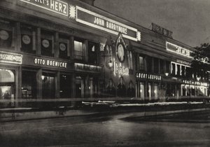Berlin: Augusta Viktoria-Platz (zdjęcie czarno-białe) autorstwa Sasha Stone