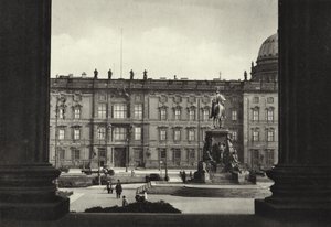 Berlin: Widok na Pałac i Lustgarten; Widok na Pałac Królewski i Lustgarten (zdjęcie czarno-białe) autorstwa Sasha Stone
