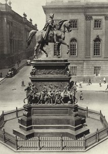 Berlin: Pomnik Fryderyka Wielkiego; Pomnik Fryderyka Wielkiego (zdjęcie czarno-białe) autorstwa Sasha Stone