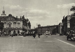 Berlin: Zbrojownia i Pałac Księcia Koronnego; Arsenał i Pałac Księcia Koronnego (zdjęcie czarno-białe) autorstwa Sasha Stone