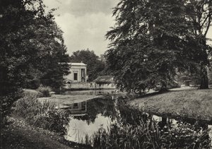 Charlottenhof pod Poczdamem; Charlottenhof koło Poczdamu (zdjęcie czarno-białe) autorstwa Sasha Stone